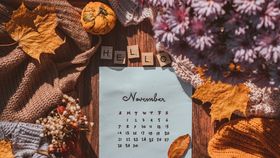 Câte zile libere legale de la stat au românii în noiembrie 2023? Lista completă a zilelor libere din cea de a 11-a lună a anului